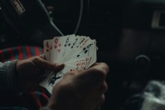互动交流让博彩更具社交化与娱乐性